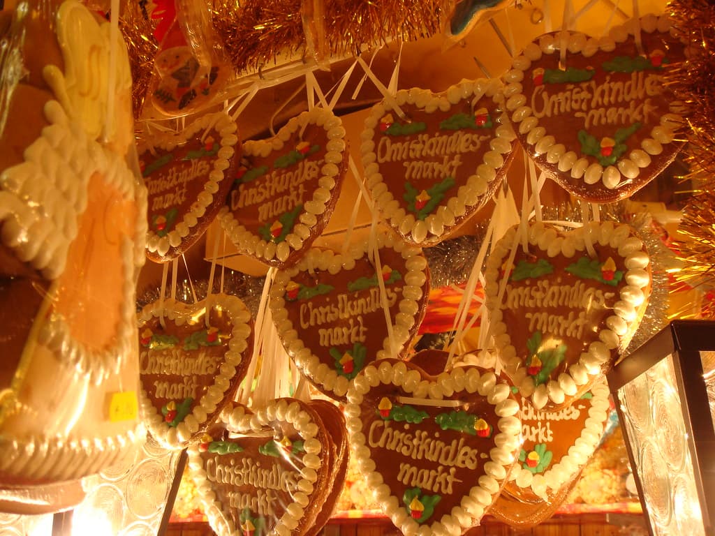 Heart-shaped gingerbread for sale at the Nuremberg Christkindlesmarkt